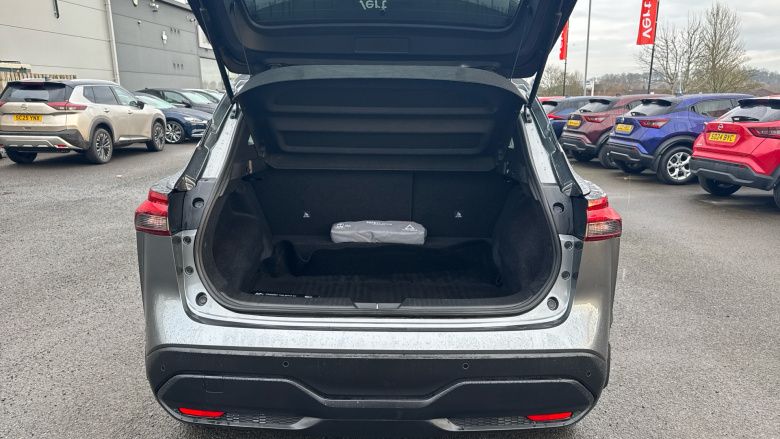 Nissan Qashqai 1.3 DiG-T MH Acenta Premium 5dr Petrol Hatchback